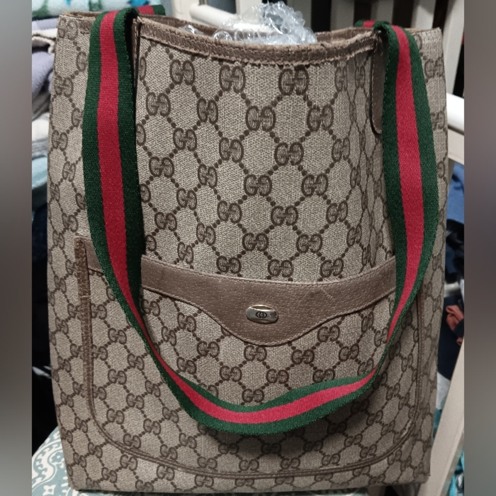 Gucci Monogram Supreme Web Strap Tote edge corner cracking